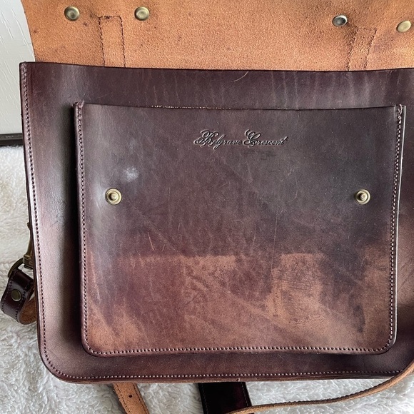 Belgrave Crescent Balmoral Italian leather chocolate brown cross body satchel - Picture 9 of 9
